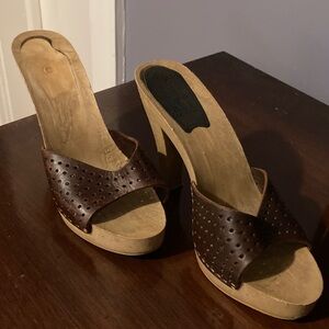 Candie's Iconic Vintage Brown Platform Mules